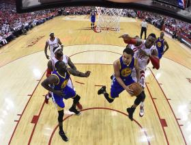 STEPHEN CURRY COLOCA WARRIORS A UMA VITÓRIA DA FINAL DA NBA