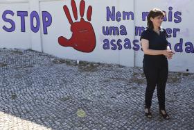 BE ASSINALA COM MURAL EM LISBOA 15 ANOS DA VIOLÊNCIA DOMÉSTICA COMO CRIME PÚBLICO