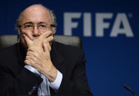 PRIMEIRO-MINISTRO BRITÂNICO JUNTA-SE AOS QUE PEDEM A SAÍDA DE BLATTER