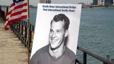 Uma nova ponte entre Windsor, Ontário, e Detroit, terá o nome da lenda do hóquei Gordie Howe