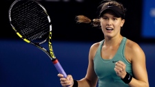 Eugenie Bouchard do Canadá durante uma partida de ténis no Open da Austrália, em Melbourne, Austrália – 19 de janeiro, 2014. (AP / Rick Rycroft)