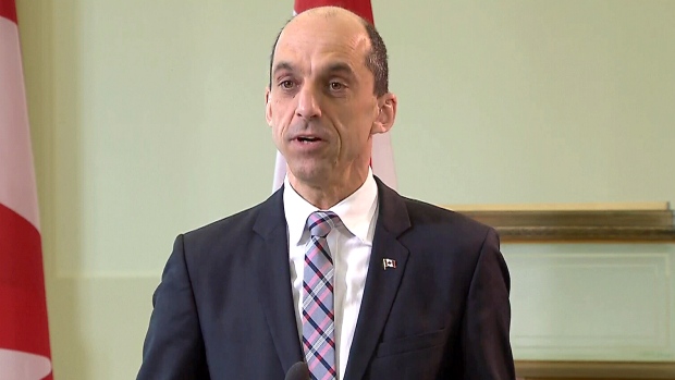 O Ministro de Segurança Pública Steven Blaney anunciou na terça-feira, 12 de maio, que o governo vai introduzir nova legislação que visa agilizar a remoção de cidadãos estrangeiros que tenham sido condenados por crimes graves