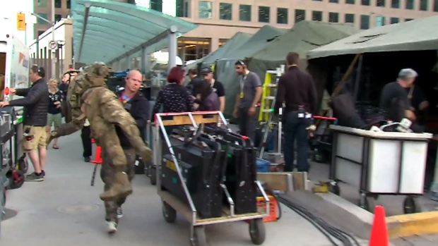 HOLLYWOOD NO NORTE: POR QUE A INDÚSTRIA CINEMATOGRÁFICA ESTÁ A CRESCER EM TORONTO