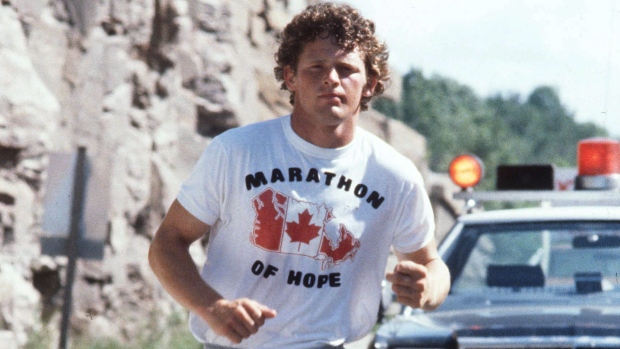 Nesta foto sem data, Terry Fox é retratado durante a sua corrida por todo o Canadá para angariar dinheiro para a investigação do cancro. (CP)