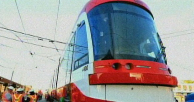 Um dos novos elétricos da TTC é mostrado nesta FOTO de arquivo. Um total de 204 novos elétricos foram encomendados a um custo de 1,19 mil milhões de dólares. (CP24)