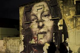 A VIOLÊNCIA TEVE-AS REFÉNS, MAS NA CASA ABRIGO A ESCOLA TORNA CADA DIA UMA VITÓRIA