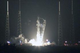 FOGUETÃO DA SPACEX EXPLODE APÓS LANÇAMENTO