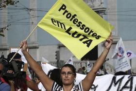 SINDICATOS ESPERAM HOJE MILHARES DE PROFESSORES NA RUA CONTRA DESGASTE NA PROFISSÃO