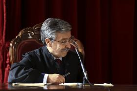 CASOS SÓCRATES E BES TÊM DE SER TRATADOS DE FORMA TRANSPARENTE — JUIZ