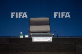 FEDERAÇÕES HISTÓRICAS APLAUDEM DEMISSÃO DE BLATTER DA FIFA