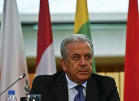 PRIORIDADE DA UE NO MEDITERRÂNEO É SALVAR VIDAS — COMISSÁRIO