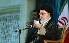 KHAMENEI REITERA “LINHAS VERMELHAS” DO IRÃO NAS NEGOCIAÇÕES DO PROGRAMA NUCLEAR
