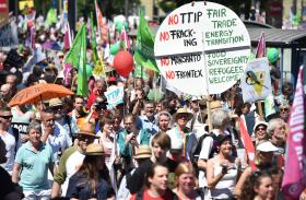 MAIS DE 20.000 MANIFESTAM-SE EM MUNIQUE CONTRA A CIMEIRA DO G7
