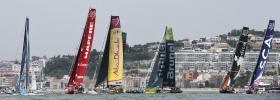 VELEIROS DA VOLVO OCEAN RACE DEIXAM LISBOA SOB OLHAR ATENTO DE CENTENAS DE CURIOSOS