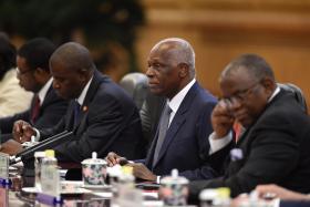 PRESIDENTE ANGOLANO EM VISITA OFICIAL AOS EMIRATOS ÁRABES UNIDOS