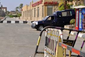 TRIBUNAL EGÍPCIO CONDENA A 15 ANOS DE PRISÃO POLÍCIA QUE ATINGIU A TIRO MANIFESTANTE