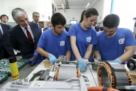 SALVADOR CAETANO ABRE FÁBRICA DE COMPONENTES AERONÁUTICOS QUE PREVÊ CRIAR 400 EMPREGOS