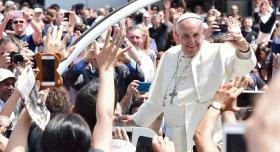 PAPA FRANCISCO APELA AO OCIDENTE PARA NÃO TRATAR MIGRANTES COMO MERCADORIAS