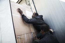 LÍDERES EUROPEUS ACORDAM RECEBER 40.000 REFUGIADOS MAS SEM QUOTAS OBRIGATÓRIAS