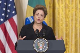 DILMA ROUSSEFF CONSIDERA VIAGEM AO ESTADOS UNIDOS “RELANÇAMENTO” DE RELAÇÕES