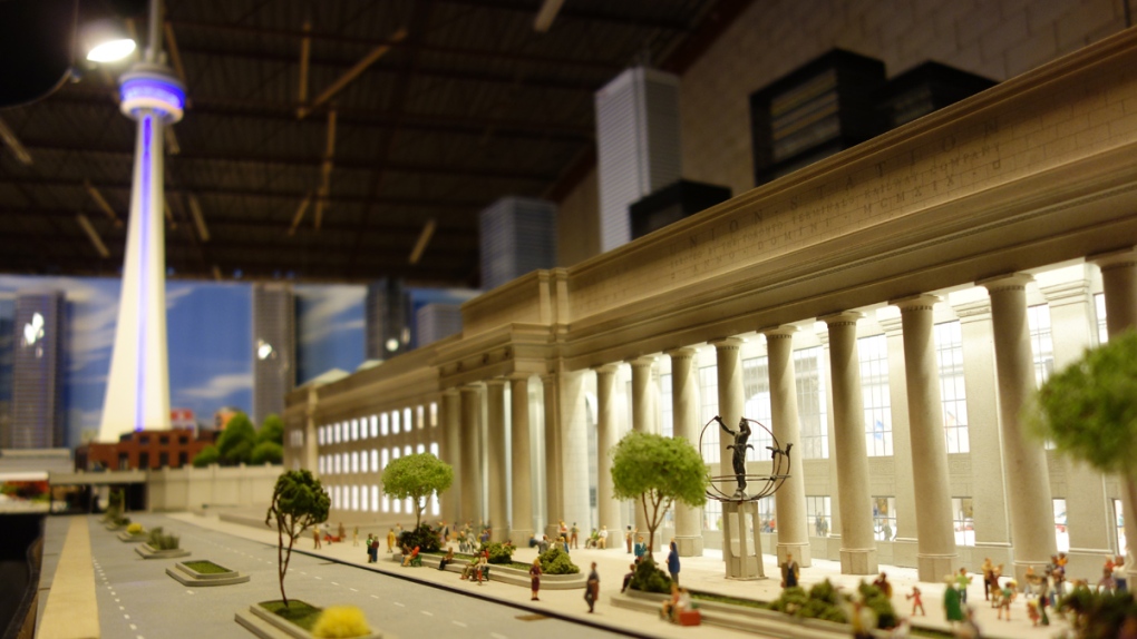 CONHECER A MAIOR CIDADE DO CANADÁ EM MINIATURA