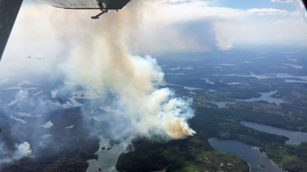 Os incêndios florestais queimam no norte de Saskatchewan. (Cortesia: Jennifer Reid)