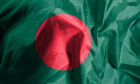 PELO MENOS 23 MORTOS EM DEBANDADA NO BANGLADESH