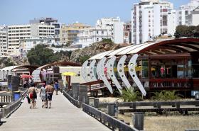 TREZE PESSOAS ATROPELADAS POR UM ÚNICO CARRO NA PRAIA DA ROCHA