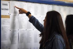 NOTAS NOS EXAMES NACIONAIS DO SECUNDÁRIO SOBEM E MATEMÁTICA CHEGA À POSITIVA