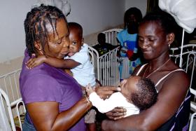 ÁFRICA OCIDENTAL ENTRE AS MAIS ALTAS TAXAS DE MORTALIDADE INFANTIL E MATERNA