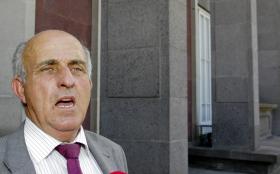DEPUTADO DO PTP USA MEGAFONE E INTERROMPE TRABALHOS NO PARLAMENTO DA MADEIRA