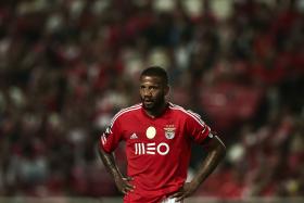 BENFICA ANUNCIA EMPRÉSTIMO DE BEBÉ AO RAYO VALLECANO