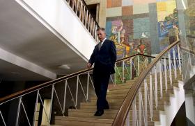 FACE OCULTA: JUIZ PEDE PARA NÃO ANALISAR RECURSOS DEVIDO À PROXIMIDADE COM ARMANDO VARA