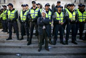 POLÍCIAS EM VIGÍLIA JUNTO AO MAI PARA EXIGIREM NOVAS NEGOCIAÇÕES SOBRE ESTATUTO