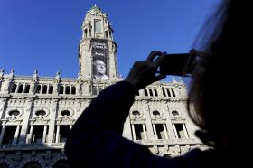 CÂMARA DO PORTO ADMITE RECURSO A TRIBUNAL PARA APLICAR 35 HORAS DE TRABALHO