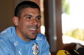 FC PORTO CONFIRMA CONTRATAÇÃO DE MAXI PEREIRA