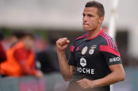 LIMA DIZ QUE VAI CONTINUAR NO BENFICA E À DISPOSIÇÃO DO NOVO TREINADOR