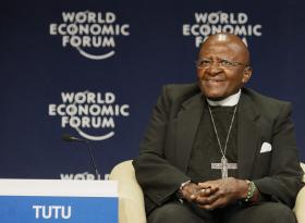 NOBEL DA PAZ SUL-AFRICANO DESMOND TUTU HOSPITALIZADO DEVIDO A INFEÇÃO “PERSISTENTE”