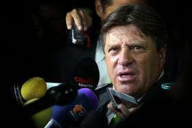 HERRERA LAMENTA “PENOSO INCIDENTE” QUE MOTIVOU DEMISSÃO DE SELECIONADOR DO MÉXICO
