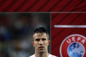 FENERBAHÇE ANUNCIA CONTRATAÇÃO DO AVANÇADO HOLANDÊS VAN PERSIE