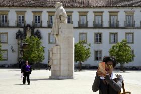 REPÚBLICAS ENTREGAM PETIÇÃO PARA SEREM PATRIMÓNIO DE INTERESSE MUNICIPAL DE COIMBRA