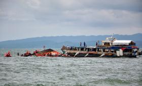 ÚLTIMO BALANÇO ELEVA PARA 61 NÚMERO DE MORTOS EM NAUFRÁGIO NAS FILIPINAS