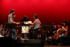 BRUNO NOGUEIRA E MANUELA AZEVEDO RECRIAM MÚSICA POPULAR AGORA COM ORQUESTRA