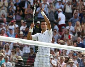 WIMBLEDON: DJOKOVIC E WAWRINKA CONTINUAM O ‘PASSEIO’, SERENA ‘SOBREVIVEU’