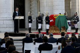 PANTEÃO/EUSÉBIO: CAVACO SUBLINHA “FIGURA NACIONAL” ACIMA DE “QUERELAS QUE MARCAM QUOTIDIANO”