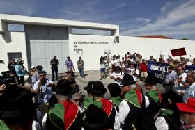CANTE ALENTEJANO “EMBALA” EM ÉVORA MANIFESTAÇÃO SOLIDÁRIA PARA COM JOSÉ SÓCRATES