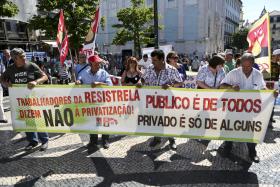 CENTENAS PROTESTARAM EM LISBOA CONTRA PRIVATIZAÇÃO DE RESÍDUOS E REESTRUTURAÇÃO DAS ÁGUAS