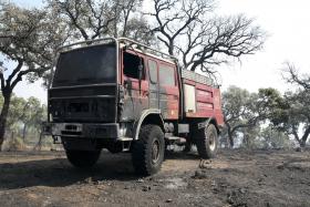 INCÊNDIOS: VIATURA DOS BOMBEIROS ARDE EM CASTELO BRANCO
