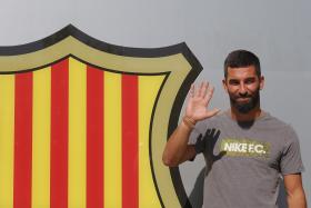 ARDA TURAN DIZ QUERER MOSTRAR O MELHOR NO FC BARCELONA