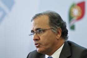 PIRES DE LIMA DIZ “PERCEBER QUEIXAS” SOBRE IVA MAS REITERA QUE PRIORIDADE É IRC E IRS